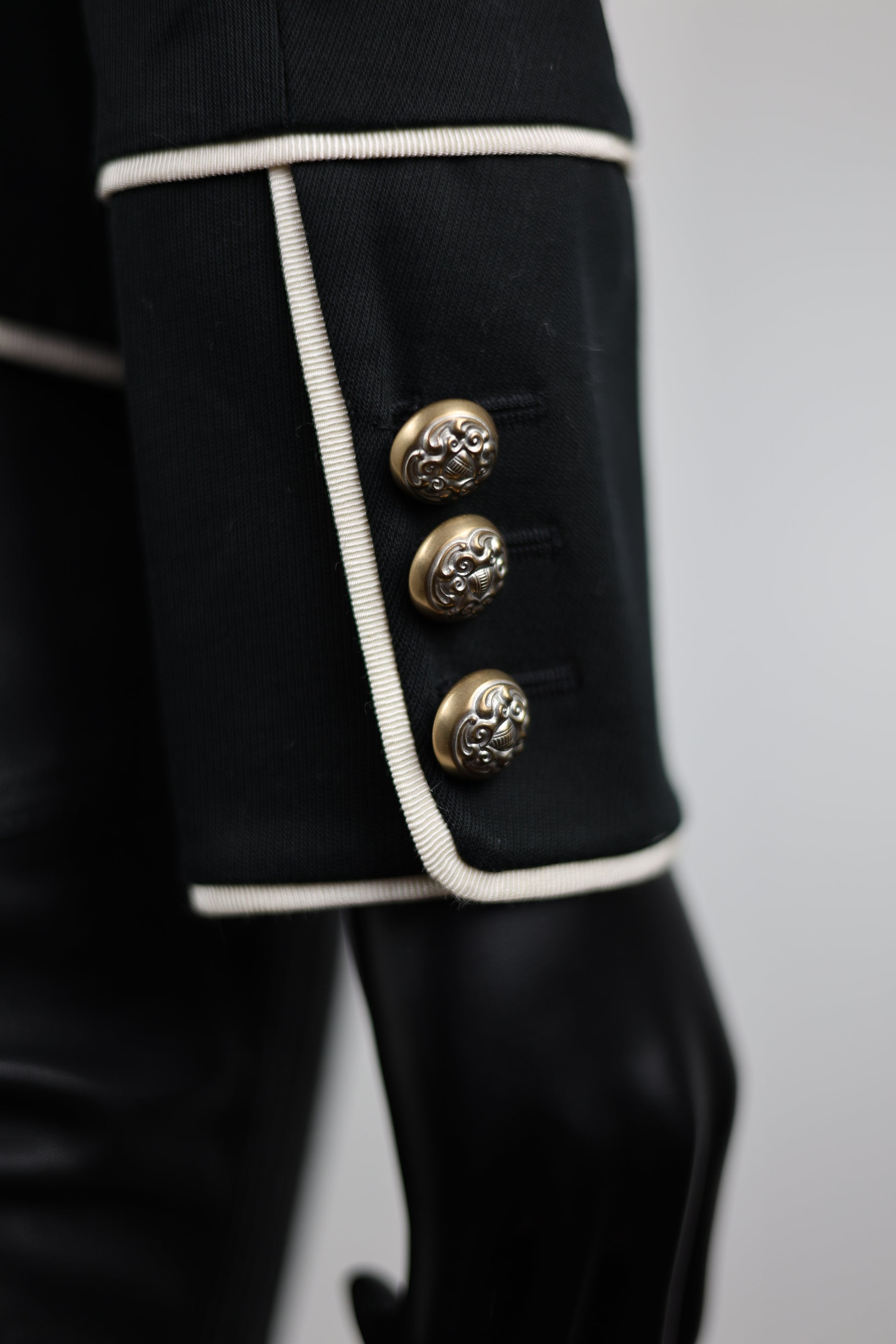 veste blazer jacket vintage officier Ekinox vintage haute couture vintage luxury secondhand Moschino 