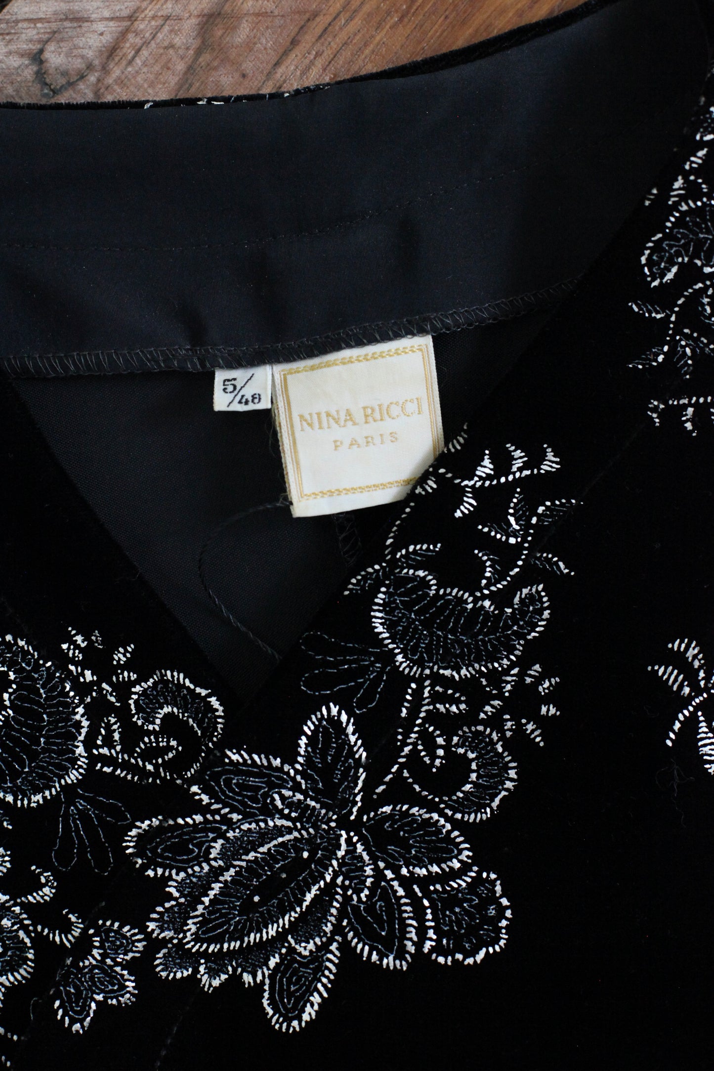 Blazer noir à broderies argentées Nina Ricci