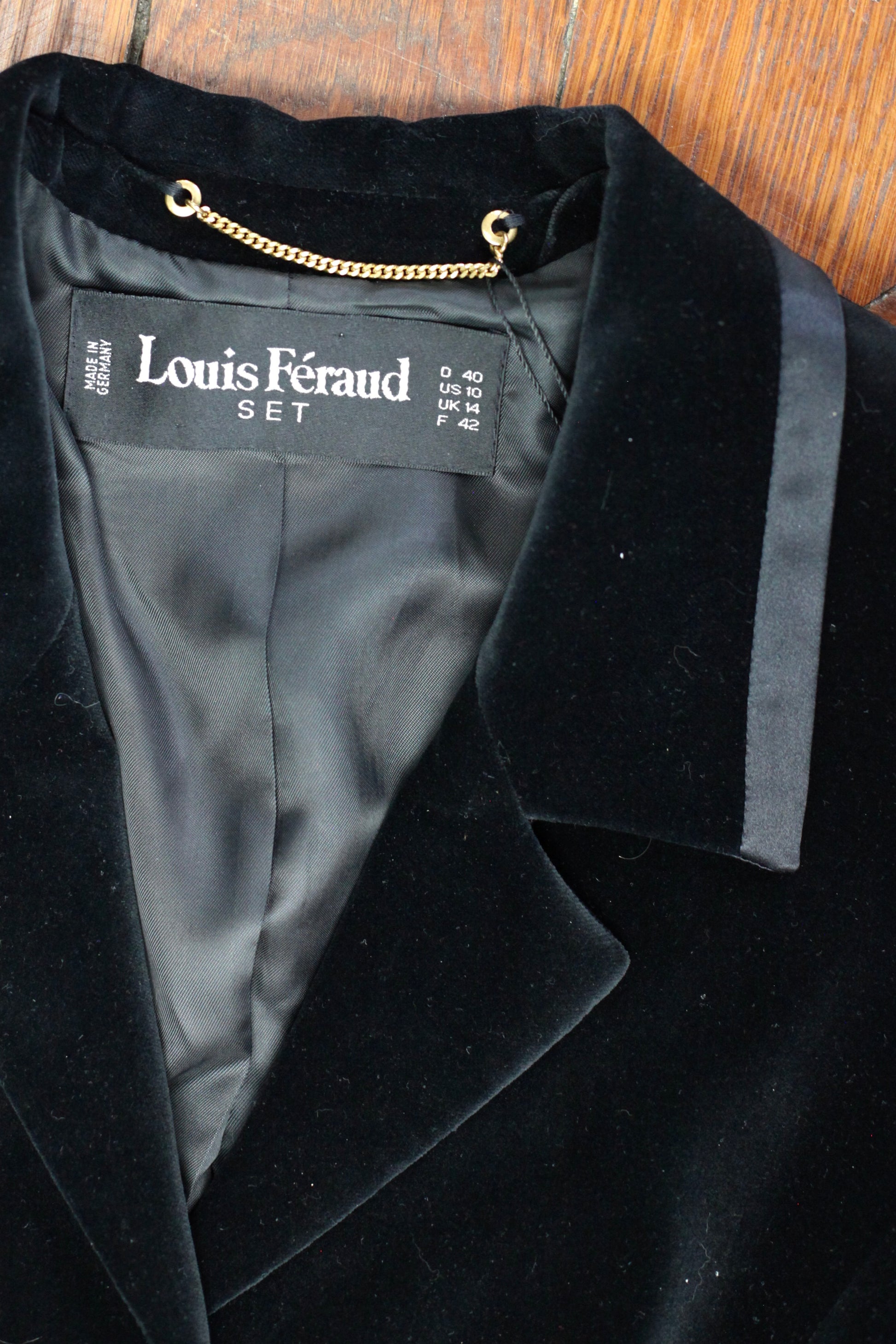 Veste blazer velours noir Louis Féraud vintage Ekinox vintage vêtement vintage de grands couturiers créateurs seconde main luxe haute couture