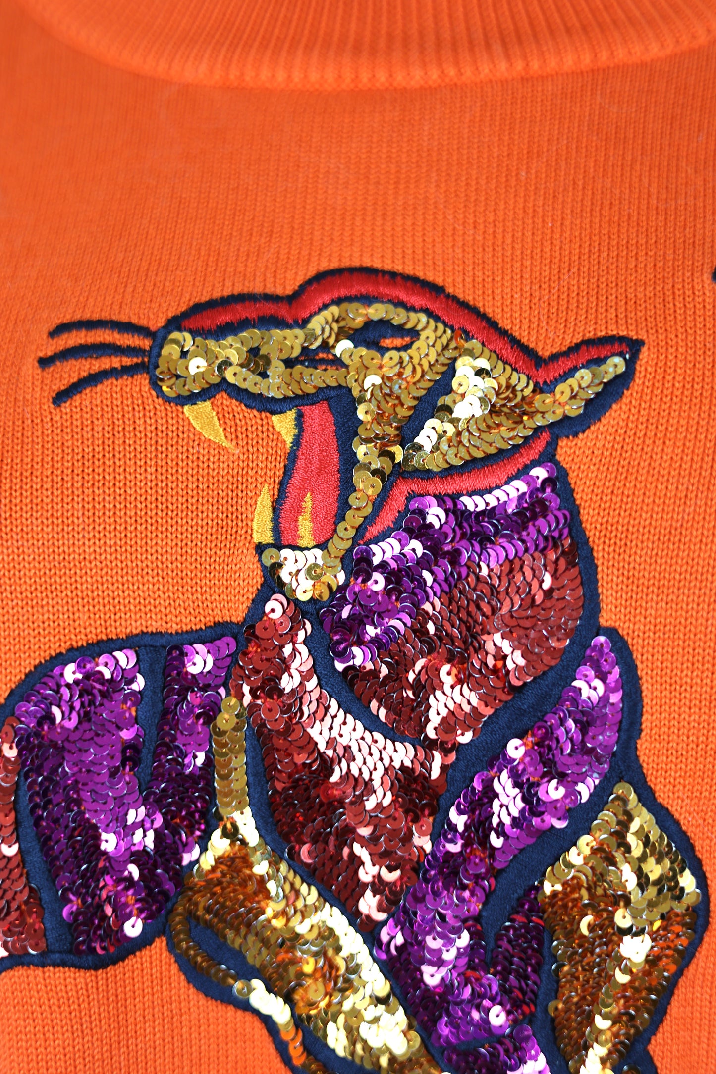 Pull orange broderies animaux en sequins Escada