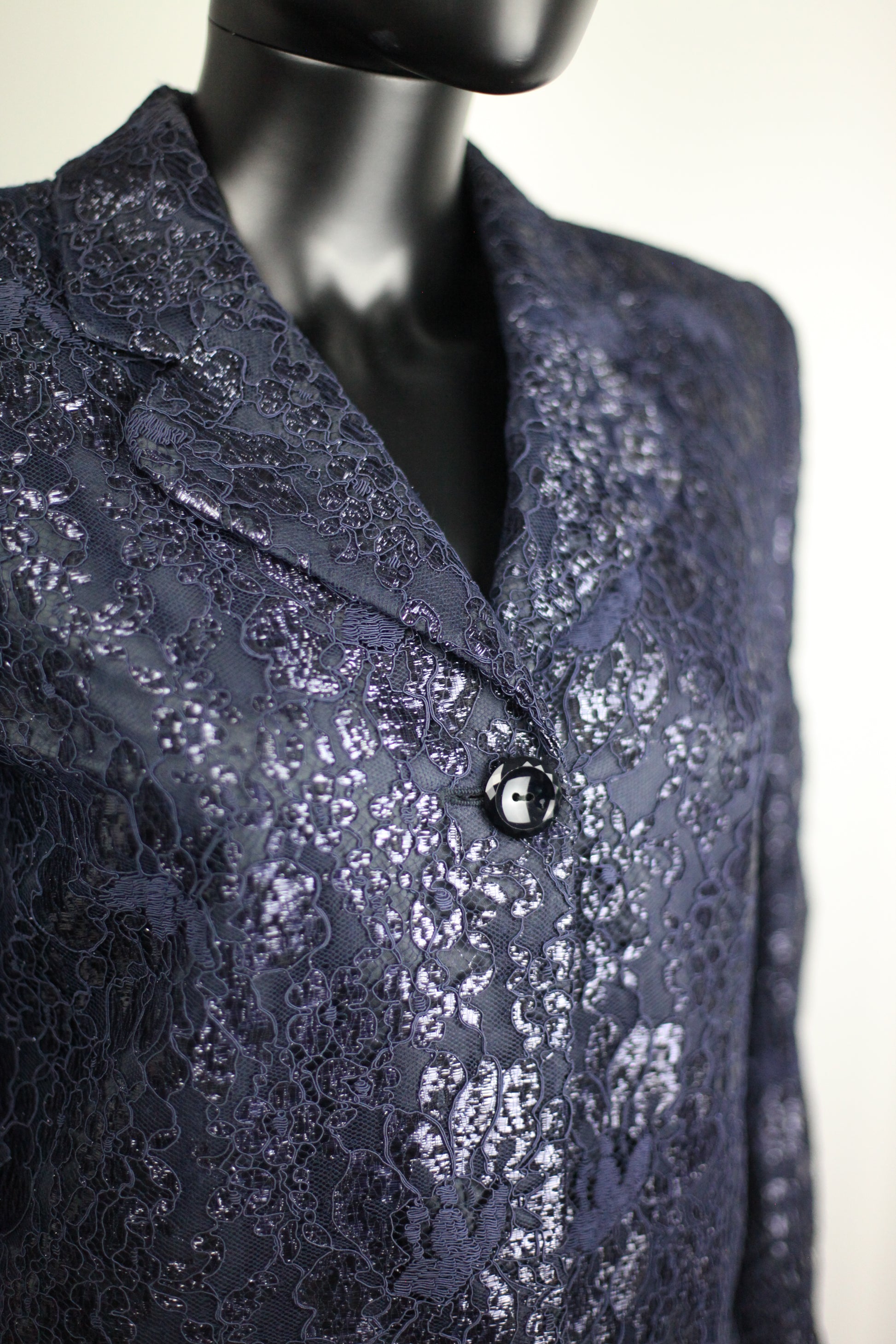 veste blazer dentelle marine fêtes party chistmas noel Ungaro 80 vintage ekinox vintage haute couture friperie seconde main luxe secondhand luxury vintage 