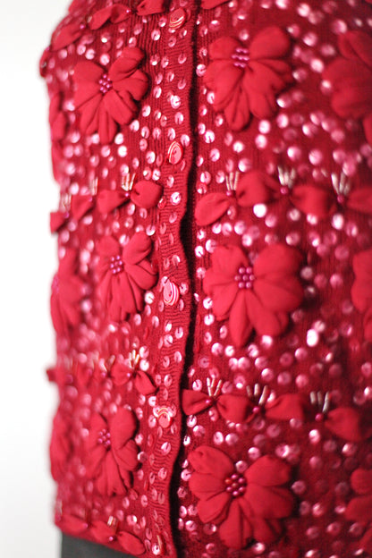 Gilet rouge à broderies fleurs et perles Fuego