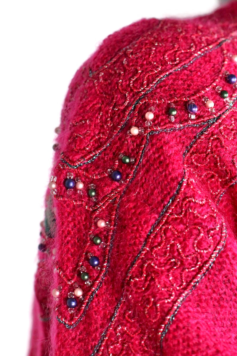 Pull rouge broderies perles Escada vintage 80 Ekinox vintage vêtement vintage de grands couturiers créateurs seconde main luxe haute couture slow fashion