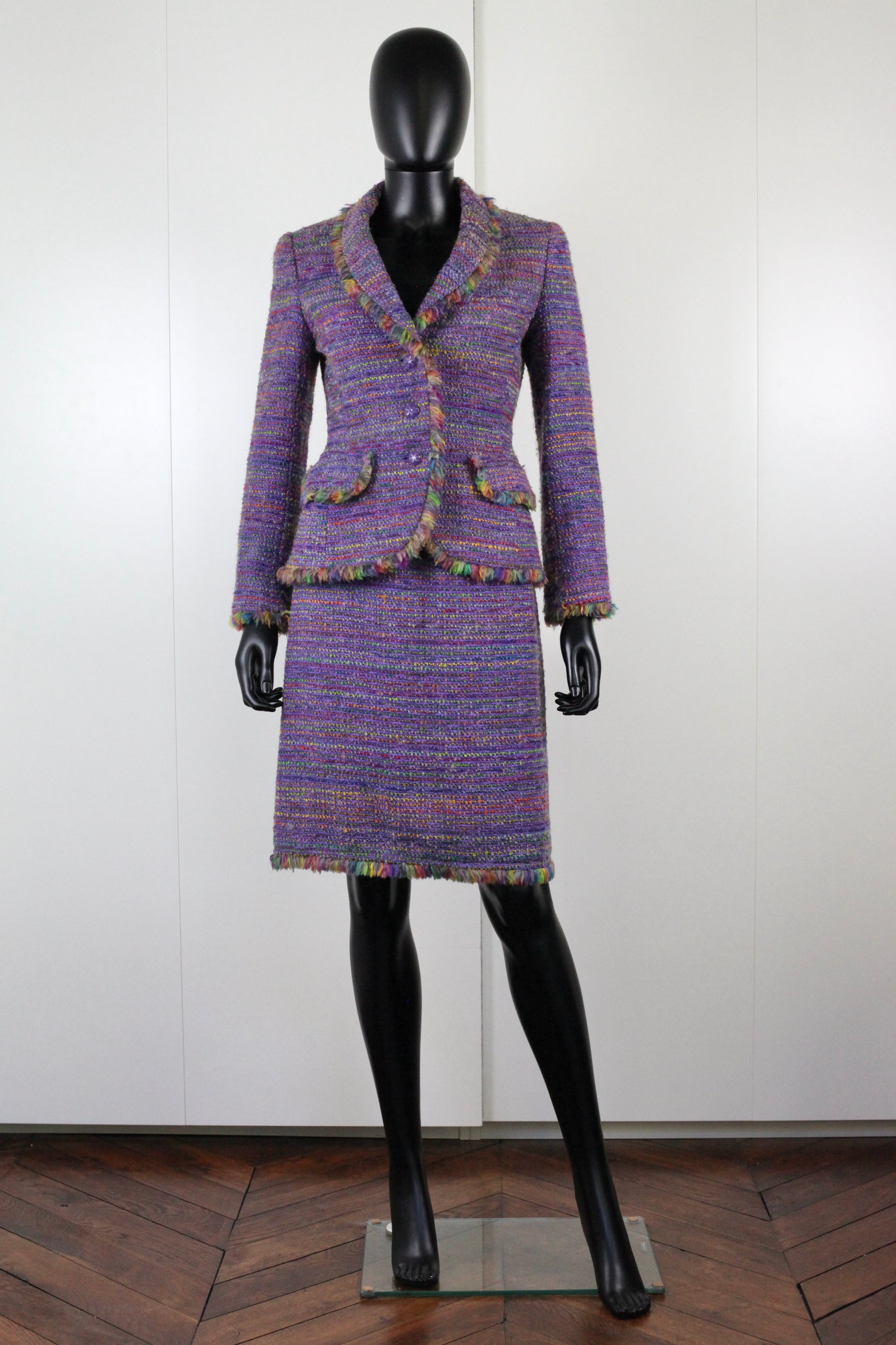 Tailleur-jupe en tweed multicolore Georges Rech vintage Ekinox vintage vêtement vintage de grands couturiers créateurs seconde main luxe haute couture slow fashion