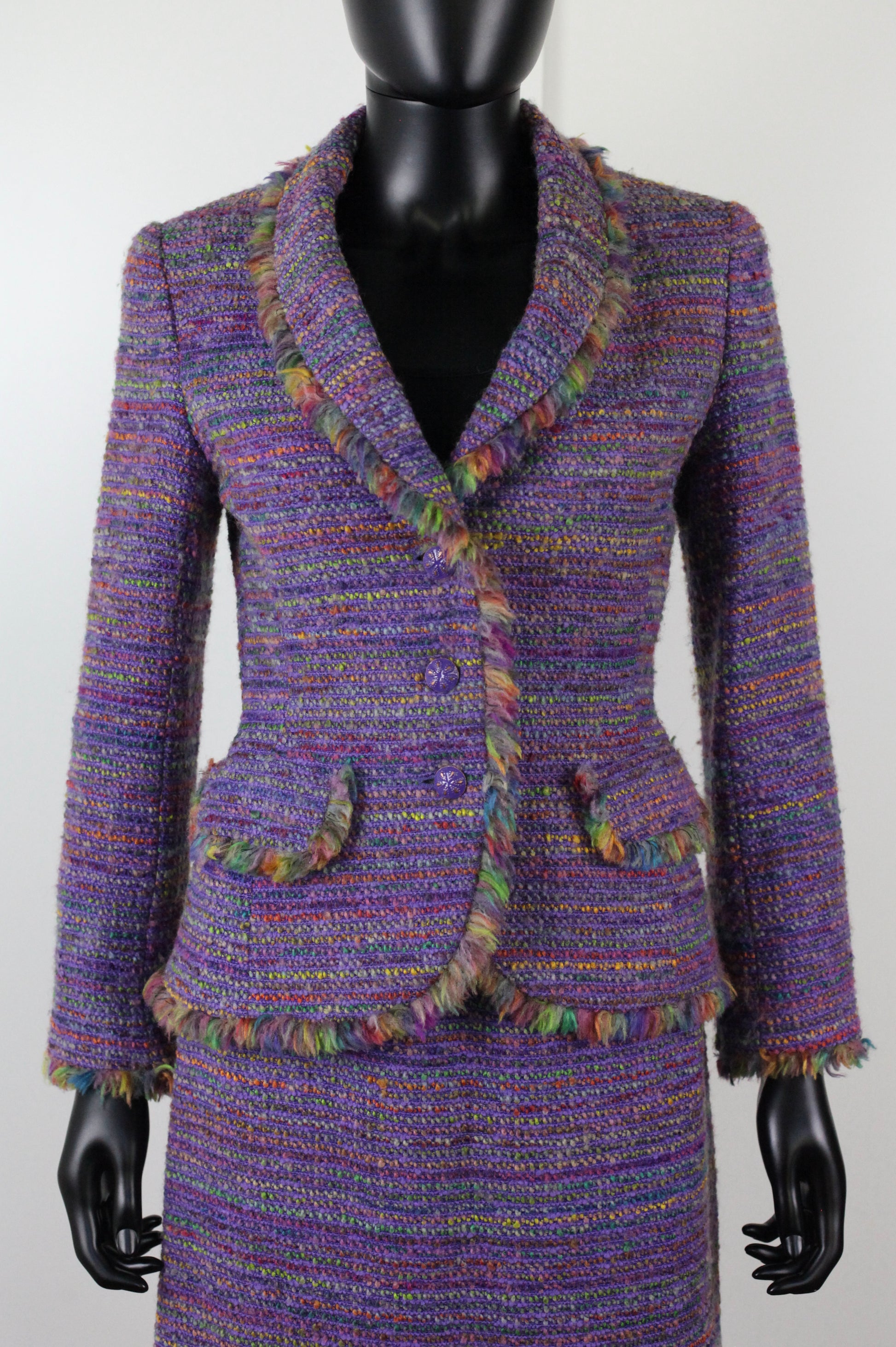 Tailleur-jupe en tweed multicolore Georges Rech vintage Ekinox vintage vêtement vintage de grands couturiers créateurs seconde main luxe haute couture slow fashion